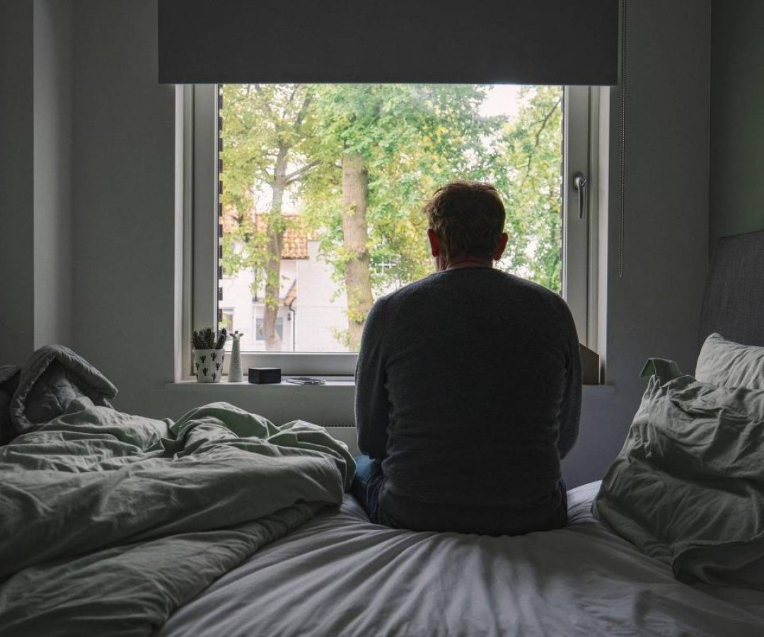 Maneira como falamos pode agravar 'epidemia da solidão' - 09/04/2025 - Equilíbrio