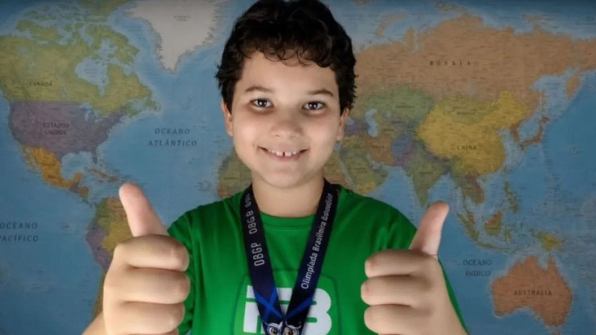Marcelinho passa em vestibular aos 10 anos