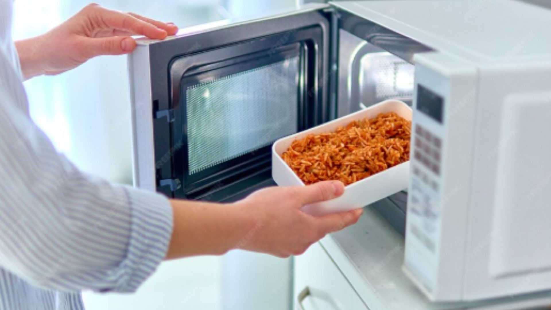Micro-ondas gasta muita energia Veja como economizar