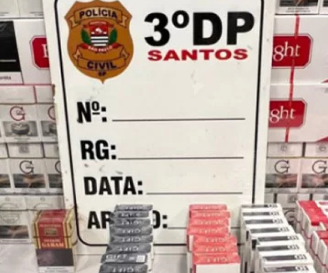 Três pessoas foram presas na manhã desta quarta-feira (10) em Santos, no litoral paulista, por envolvimento em dois crimes de furto...