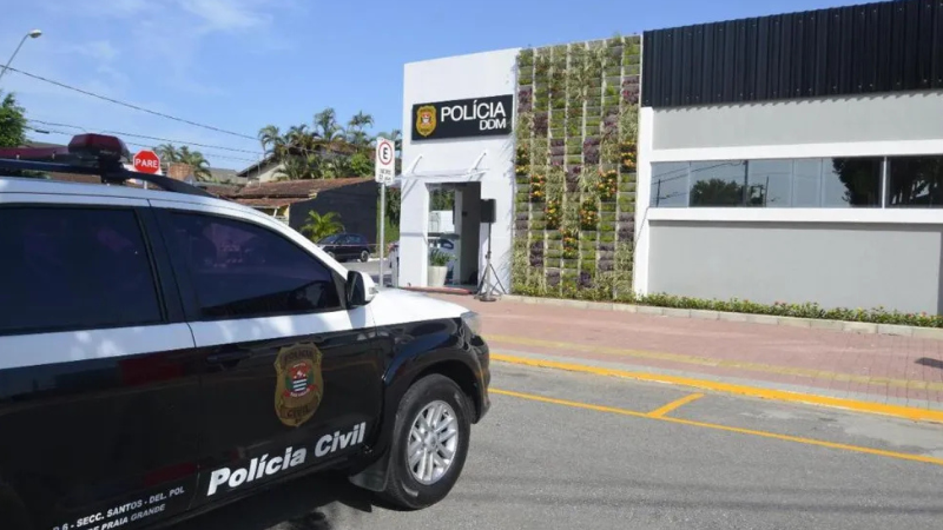 Um jovem de 18 anos e um adolescente de 17 foram detidos na última semana, suspeitos de participação em um abuso coletivo contra uma menina de 13 anos...