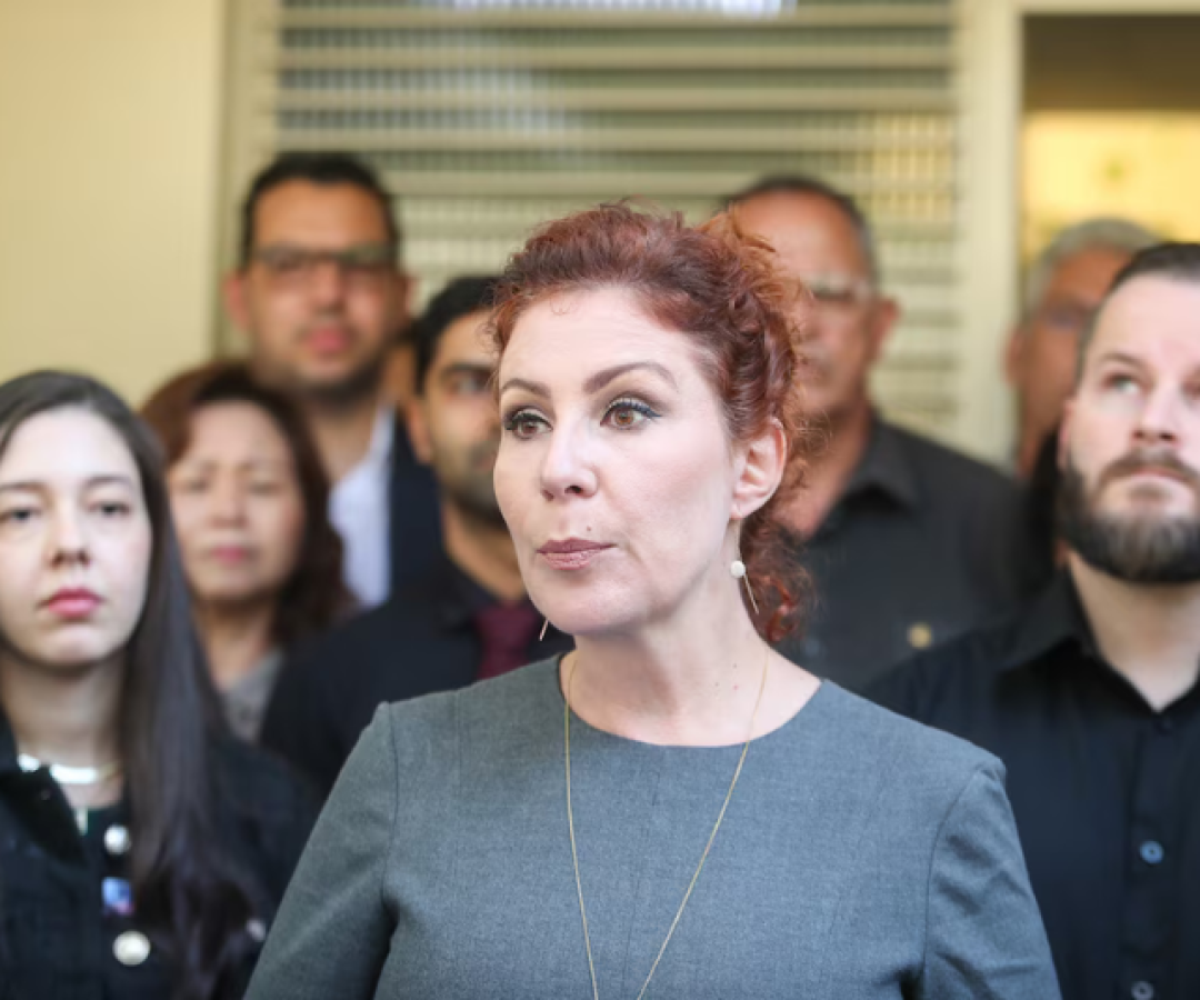 A deputada federal Carla Zambelli (PL-SP), considerada foragida da Justiça brasileira, compareceu nesta quarta-feira (13) ao Tribunal de Apelações...