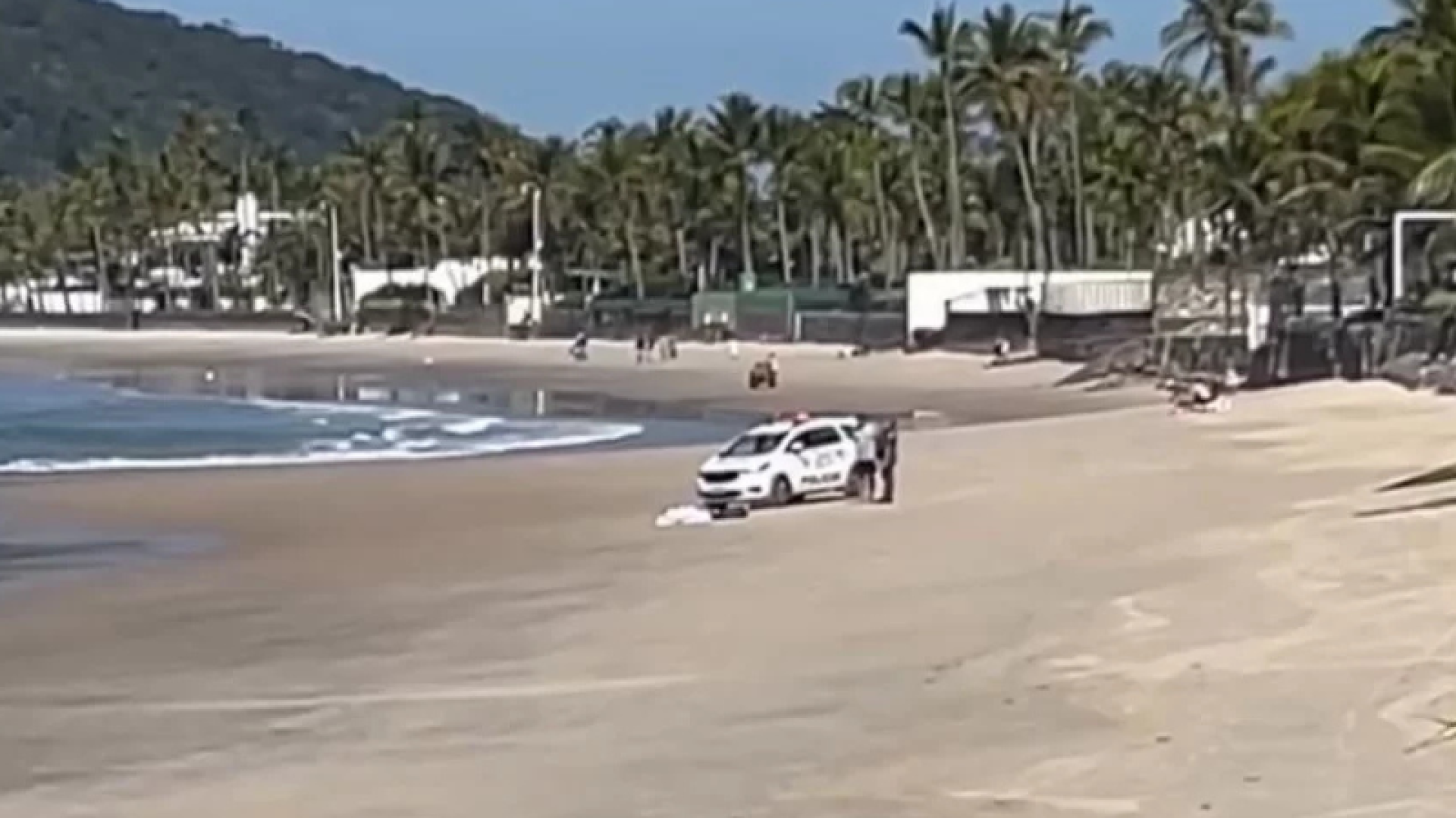 O corpo de um homem, aparentando cerca de 55 anos, foi encontrado na manhã desta quarta-feira (13) boiando no mar da Praia de Pernambuco...