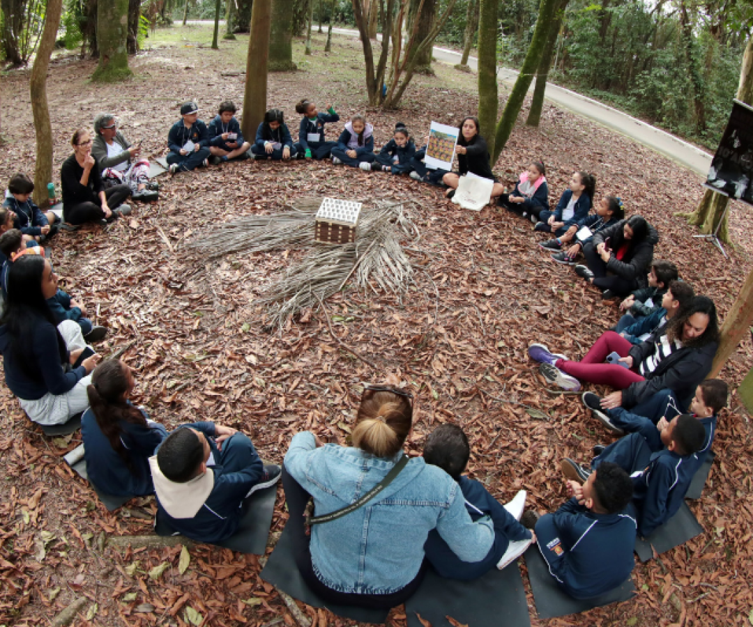 Uma manhã de aprendizado ao ar livre marcou a quinta-feira (14) para os alunos do 2º ano da UME Colégio Santista, no bairro Vila Nova...
