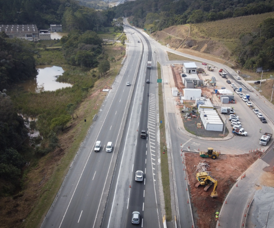 O governador Tarcísio de Freitas anunciou a isenção de tarifa nos pórticos eletrônicos do Siga Fácil para moradores do distrito de...