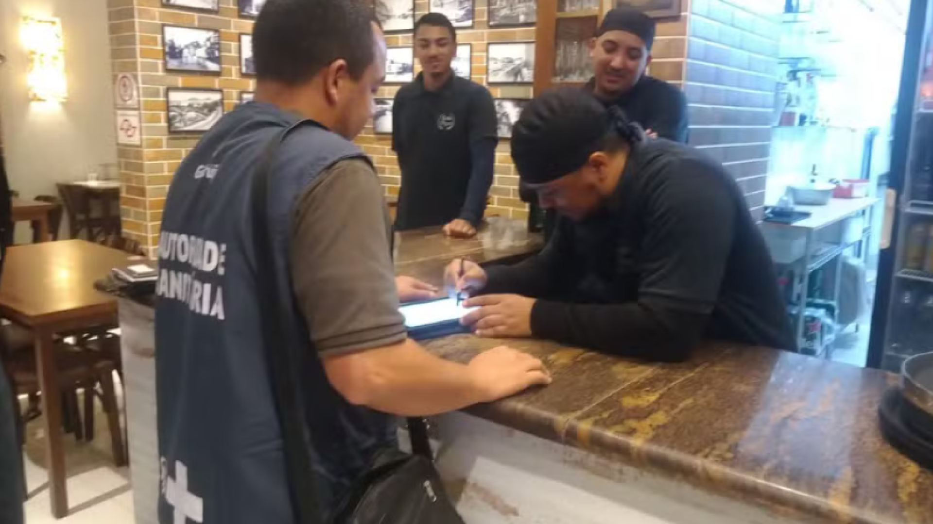 A Vigilância Sanitária de Guarujá, no litoral de São Paulo, realizou uma operação de fiscalização em 25 pizzarias entre os dias 13 e 16...