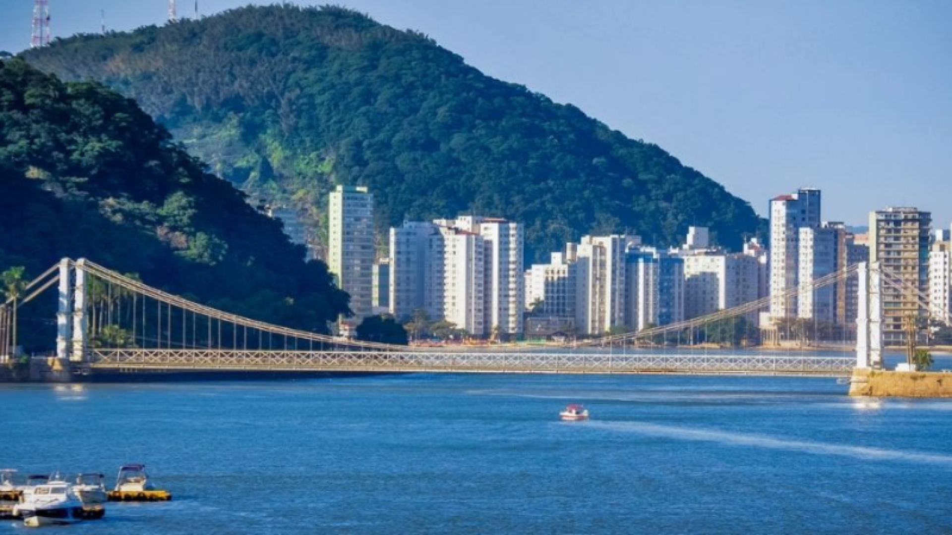 A Ponte Pênsil, um dos principais acessos entre São Vicente e Praia Grande, ficará parcialmente interditada até sexta-feira (22) por conta...