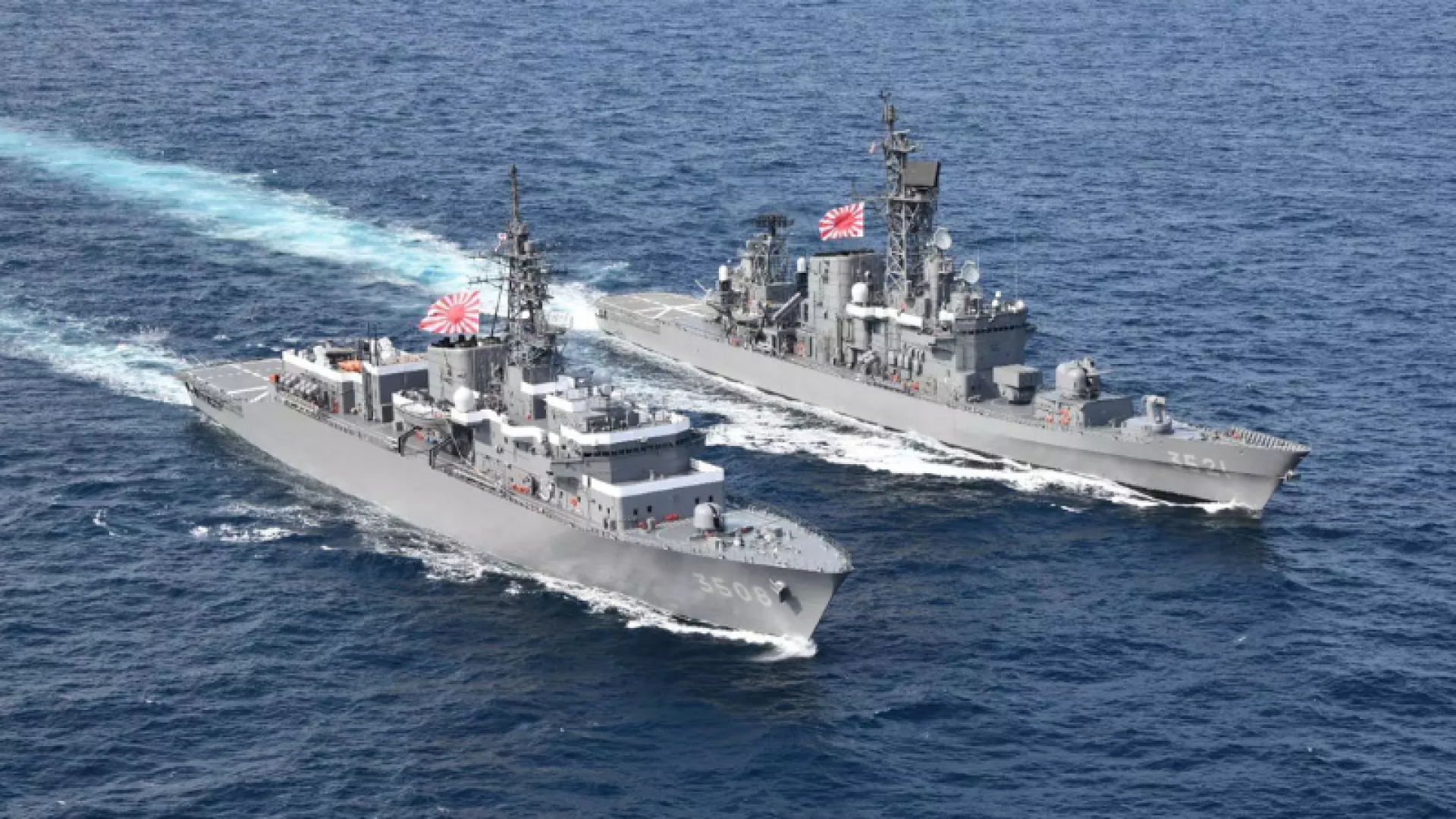 Em comemoração aos 130 anos do Tratado de Amizade entre Brasil e Japão, os navios japoneses Kashima e Shimakaze estão atracados...