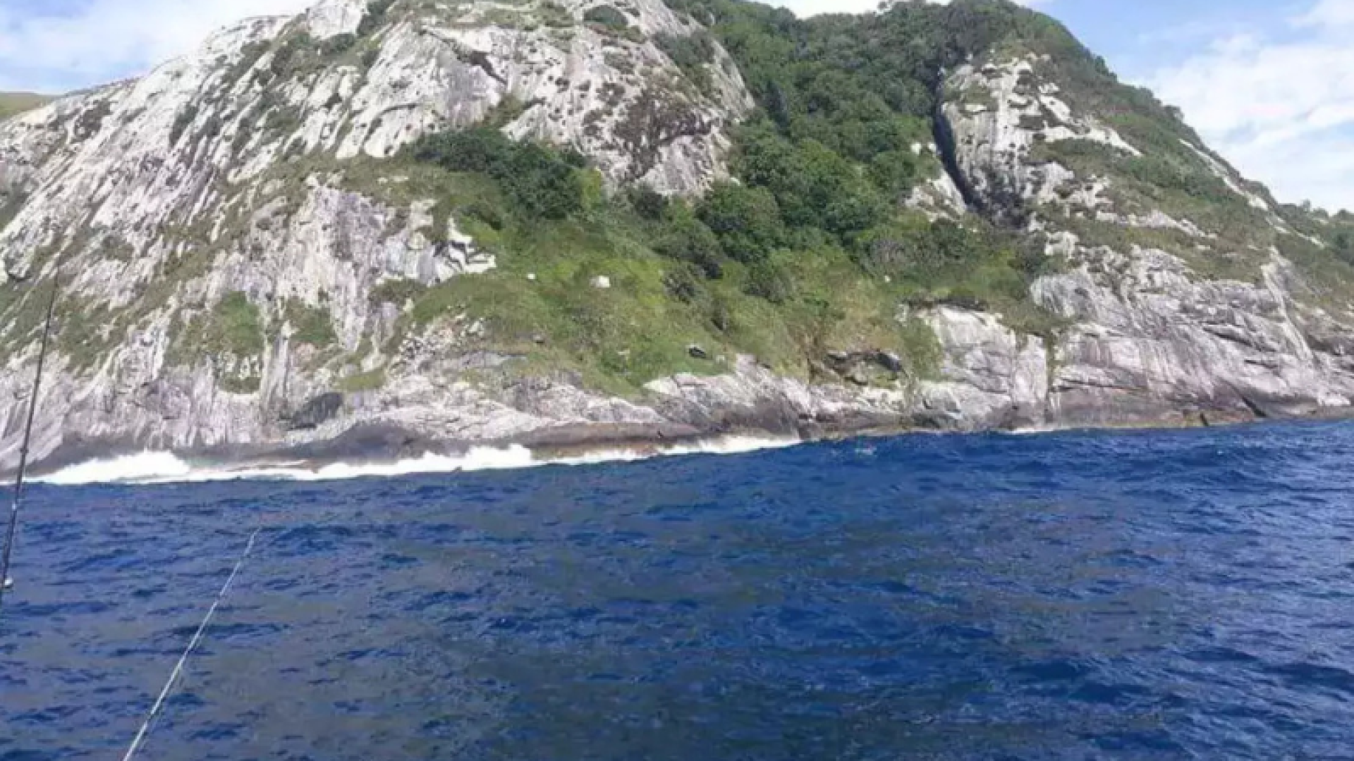 O médico veterinário Bruno Silva Dias, proprietário de uma clínica no bairro das Pitangueiras, em Guarujá, e seus pais, Lucídio Dias...