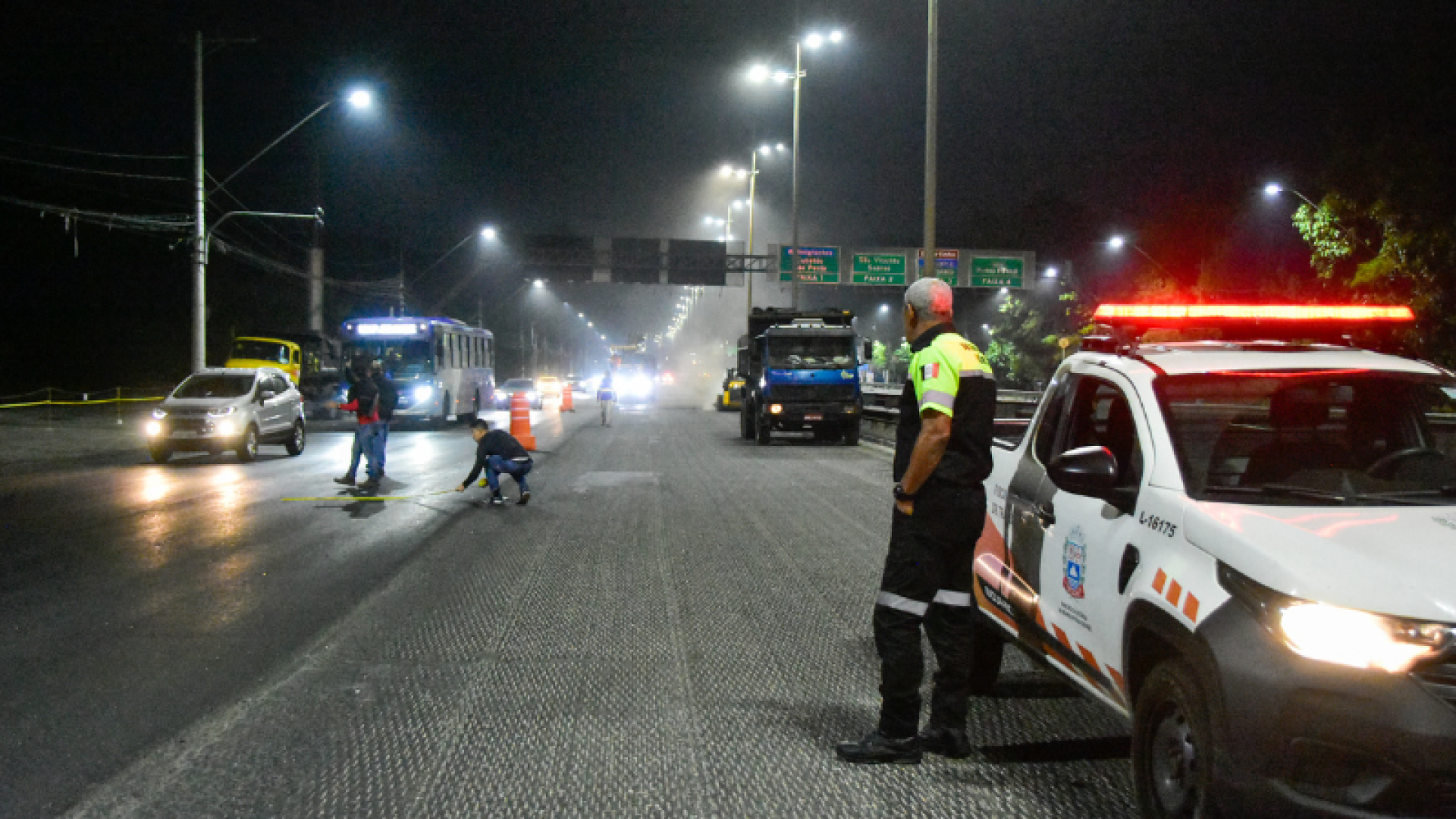 A Avenida Ayrton Senna da Silva, uma das principais vias de entrada de Praia Grande, no litoral de São Paulo, está passando por um amplo...