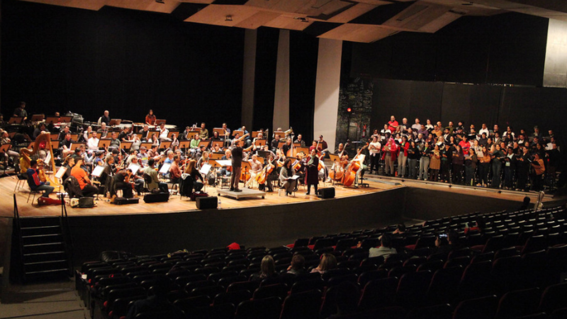 A Orquestra Sinfônica Municipal de Santos comemora três décadas de história com dois concertos especiais em homenagem...
