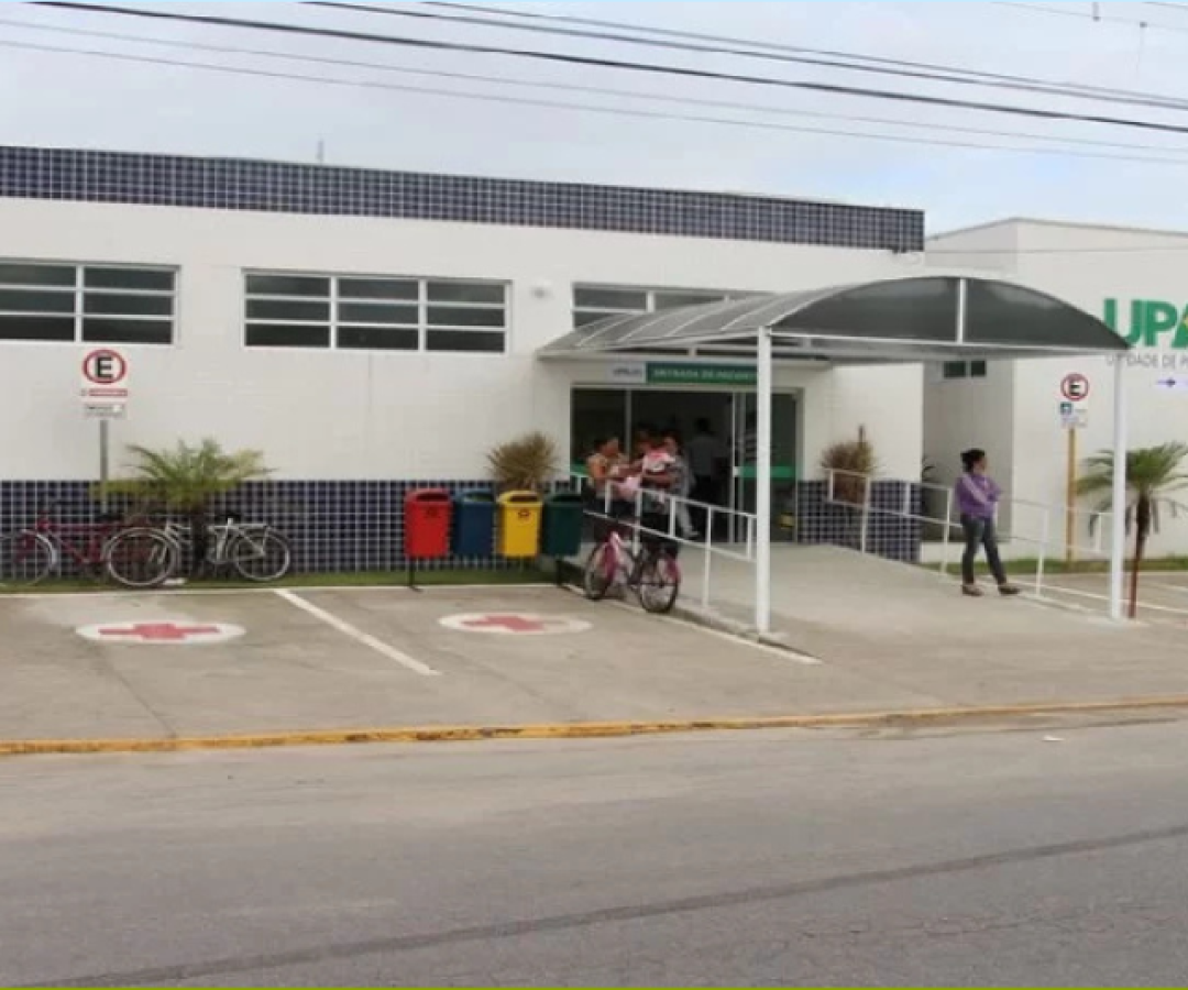 Um adolescente de 16 anos morreu e outro, de 15, ficou ferido após a moto em que estavam colidir contra um caminhão estacionado, na noite...