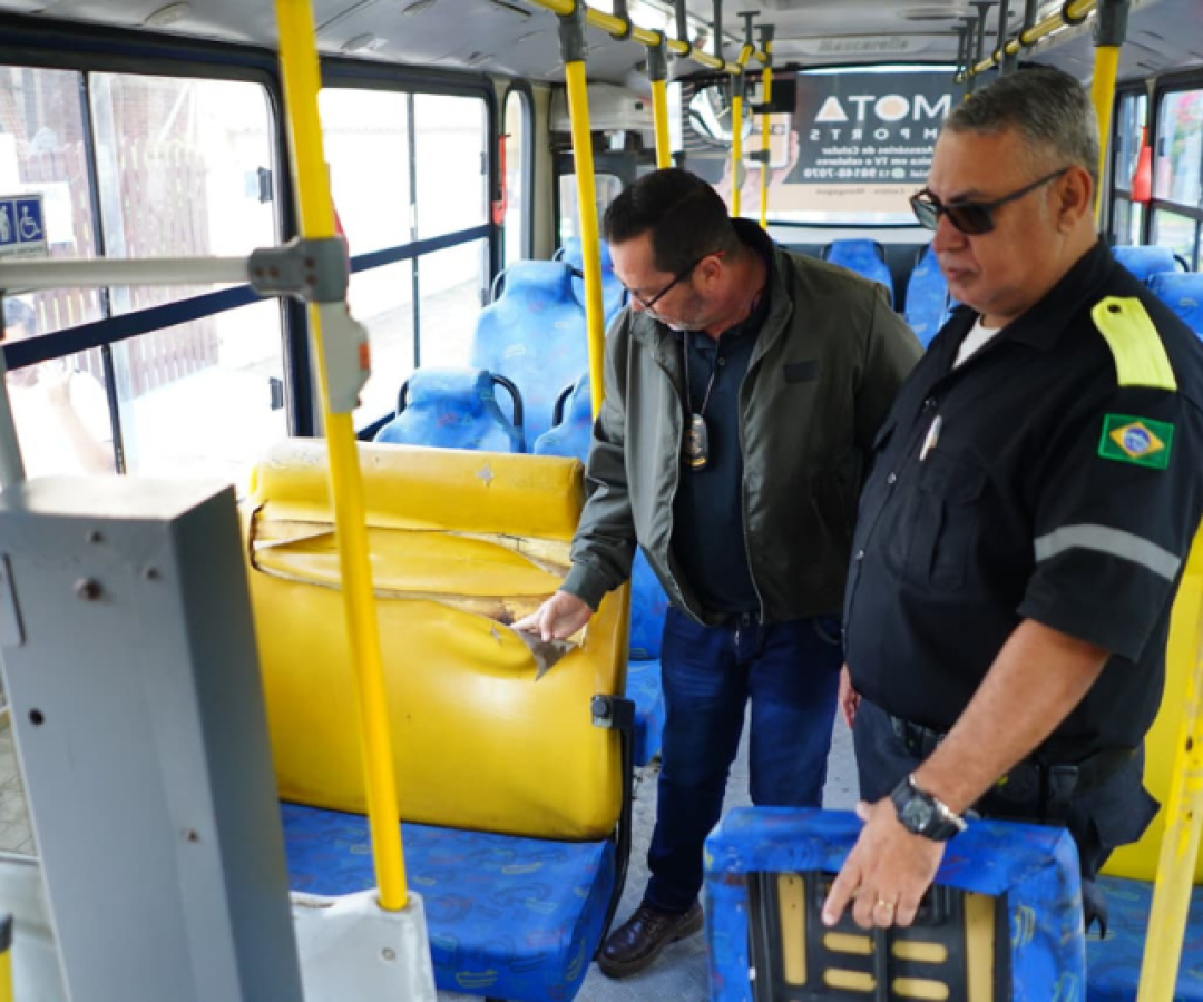 Uma operação realizada nesta segunda-feira (8) pela Prefeitura de Mongaguá (SP) resultou na apreensão de oito ônibus da frota municipal...