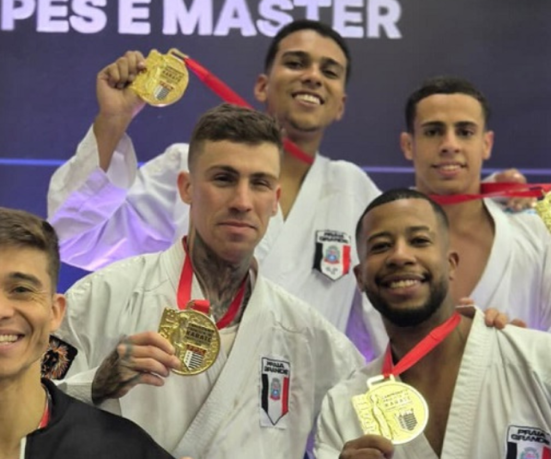 O Time Praia Grande de caratê foi destaque no Campeonato Paulista master e por equipes de kata (apresentação técnica) e kumite (combate)...