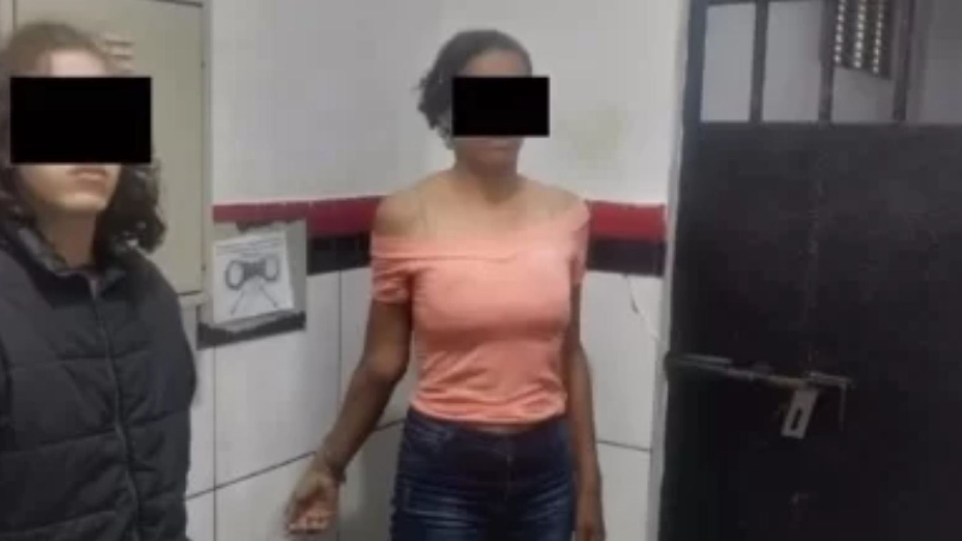 Um casal foi preso na tarde de quinta-feira (4) por furtar produtos de uma loja localizada na Avenida Thiago Ferreira, em...