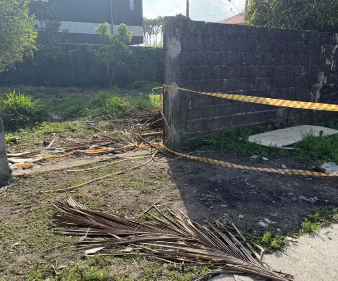 A Polícia Civil identificou como Jane de Araújo Lima, de 46 anos, a mulher encontrada morta dentro de uma mala em Praia Grande, no litoral...