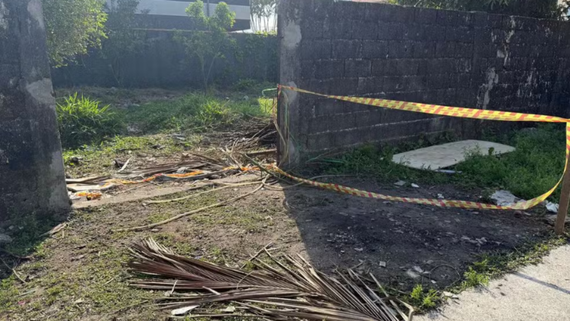 A Polícia Civil identificou como Jane de Araújo Lima, de 46 anos, a mulher encontrada morta dentro de uma mala em Praia Grande, no litoral...