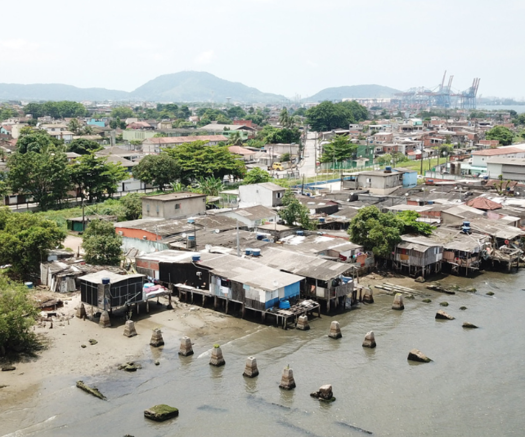 Moradores da comunidade da Prainha, no Guarujá, participaram de uma reunião com vereadores no último domingo (14) para discutir...