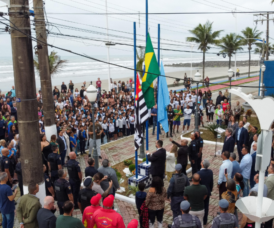 A prefeita Cristina Wiazowski sancionou a Lei nº 3.390/2025, que regulamenta a execução dos hinos Nacional, à Bandeira e Municipal...