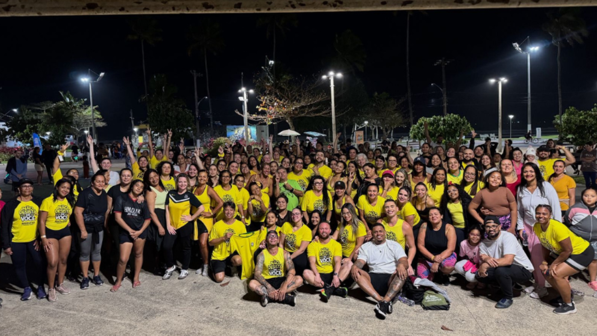 Mais de 200 pessoas participaram do Aulão Setembro Amarelo realizado no último sábado (13), na Praça Horácio Lafer...
