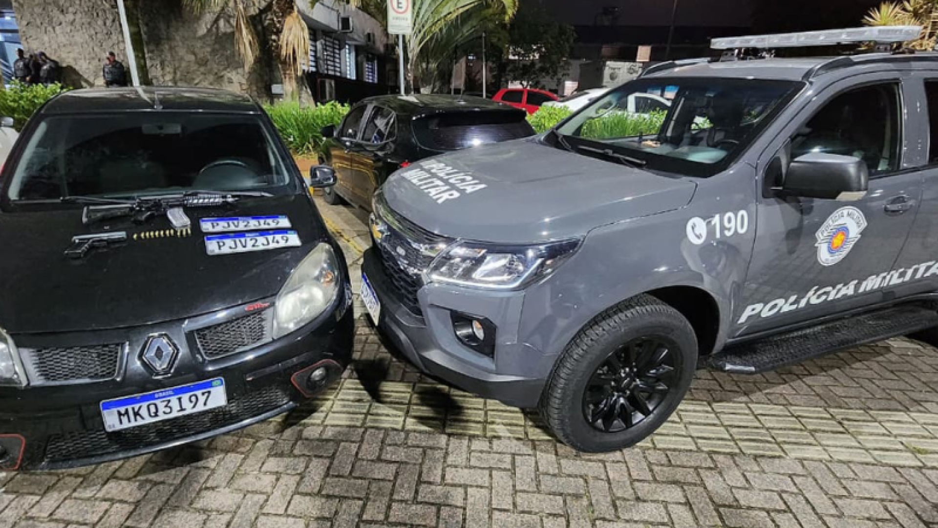 Um homem foi preso na terça-feira (16), no bairro Jardim Glória, em Praia Grande, no litoral paulista, após ser flagrado com um...