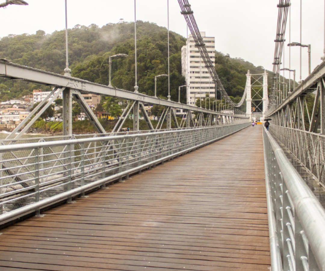 A Prefeitura de São Vicente dará continuidade às obras de revitalização da Avenida Tupiniquins (Japuí), com foco na construção...