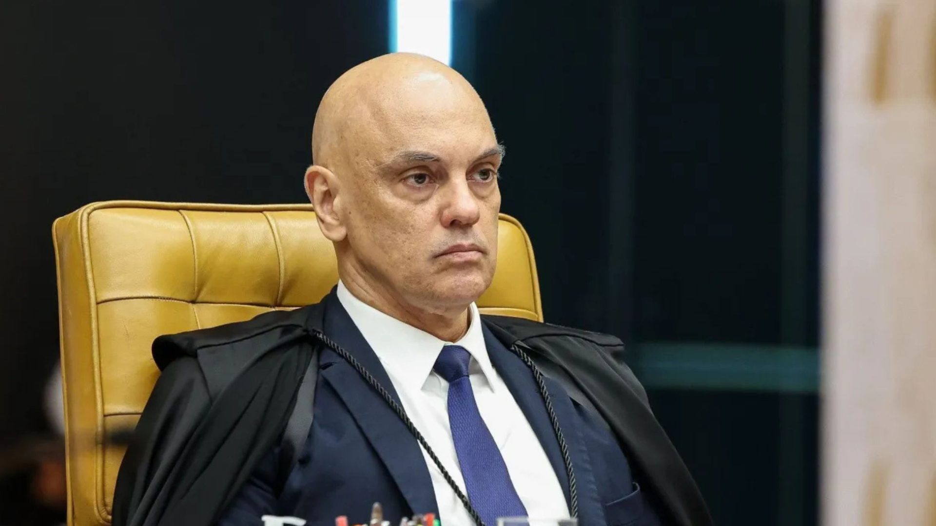 Moraes se declara impedido