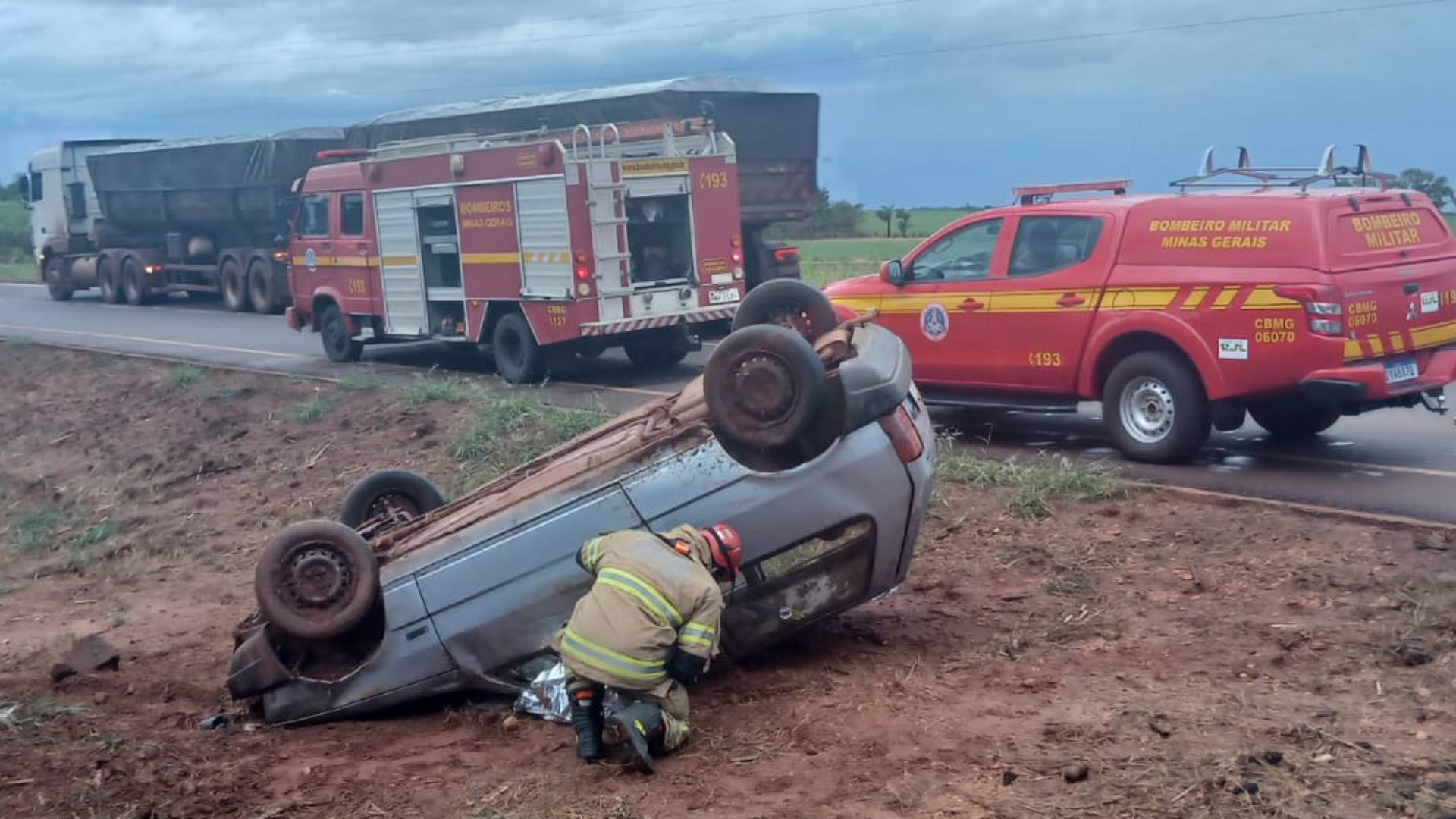 Mulher morre e homem fica ferido na LMG799