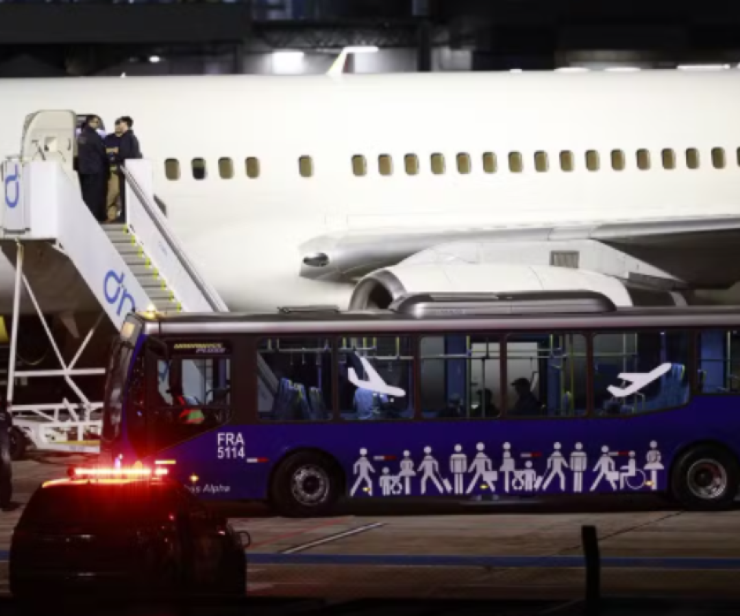 A Polícia Federal confirmou que o avião da Força Aérea dos Estados Unidos que pousou em Porto Alegre, na tarde de terça-feira (19),