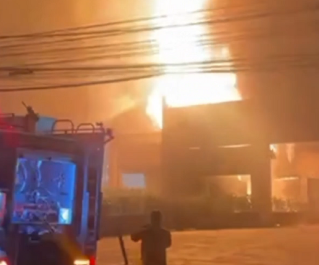 Incêndio atinge prédio na Raja Gabaglia e deixa feridos em Belo Horizonte