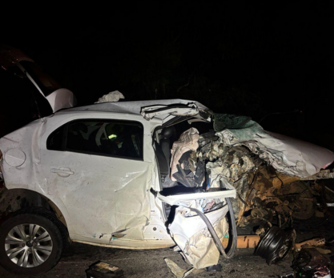 Médica de Patos de Minas morre em grave acidente na BR-040, em Paracatu