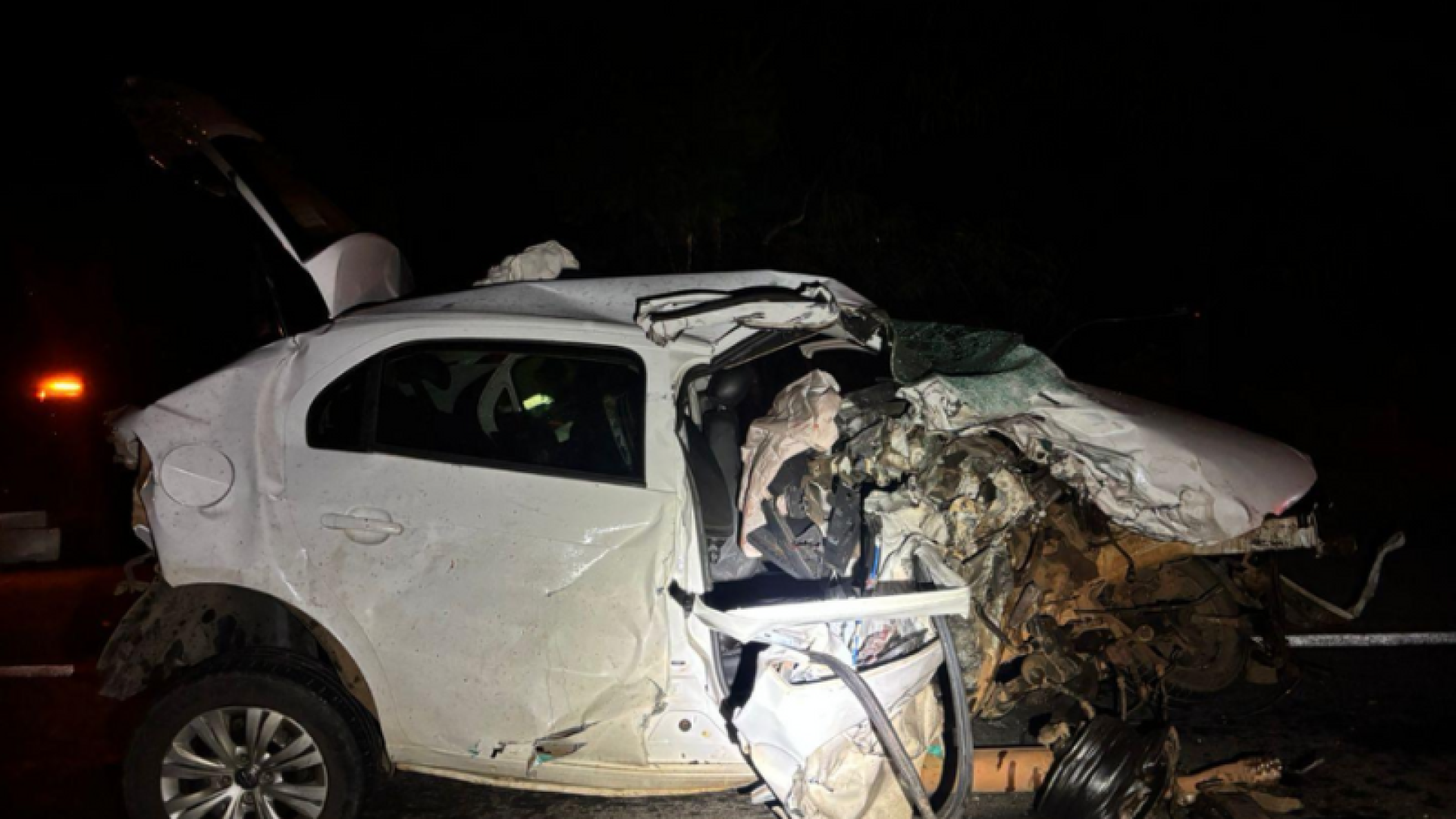 Médica de Patos de Minas morre em grave acidente na BR-040, em Paracatu