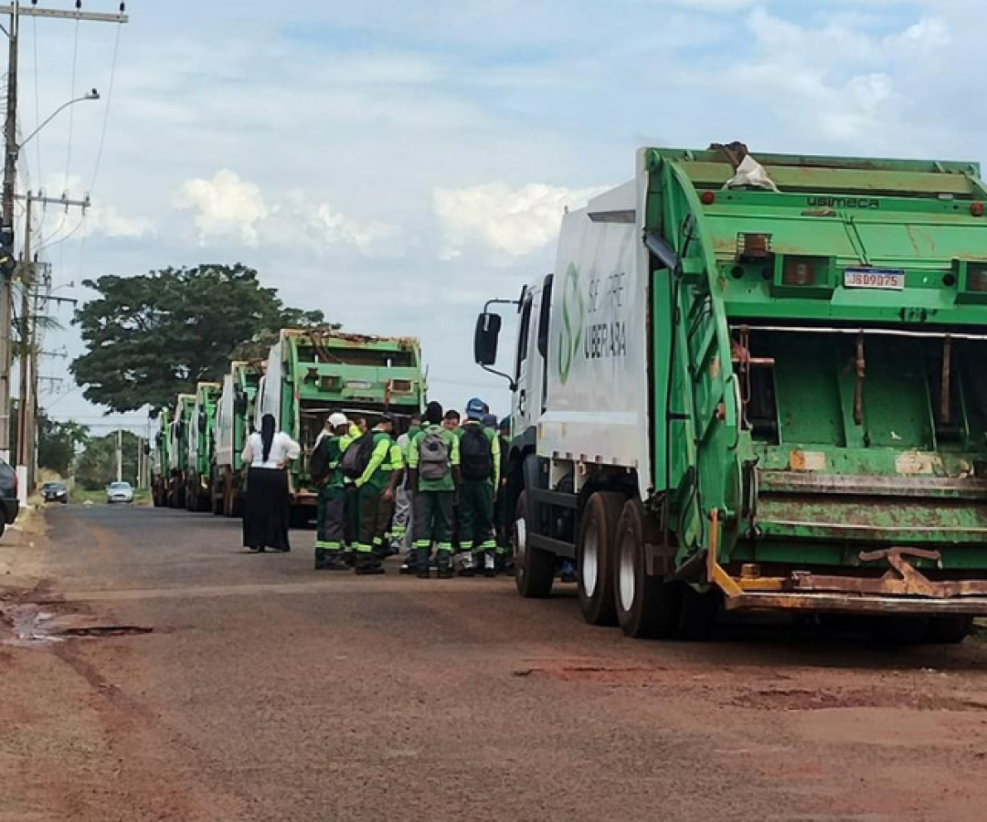 Empresa de lixo esclarece sobre atrasos na coleta