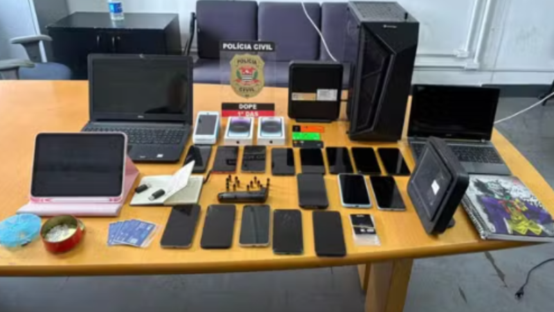 Trio é preso em operação contra golpe do falso advogado após vítima perder R$ 20 mil