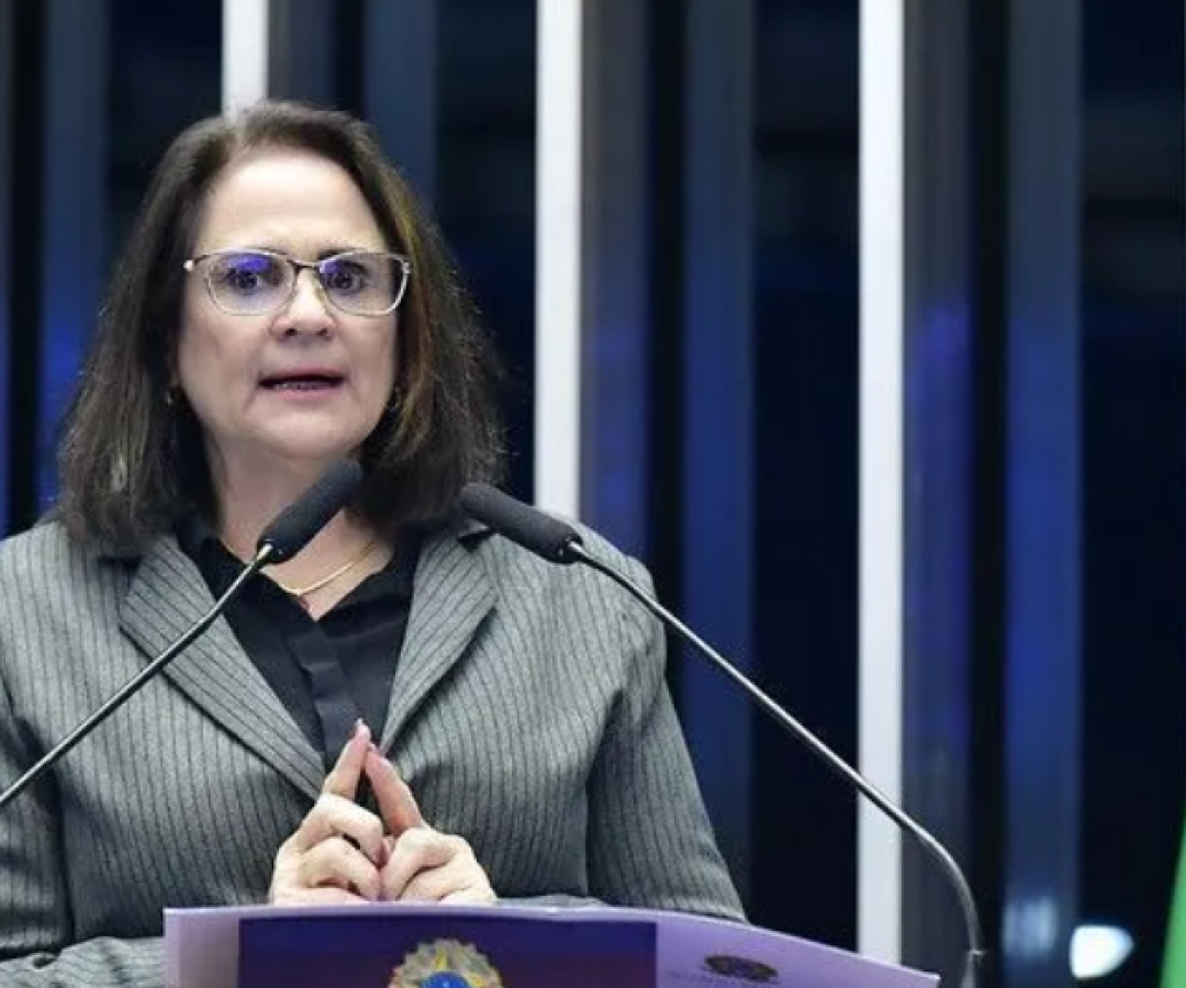 Damares Alves anuncia diagnóstico de câncer de mama e início de radioterapia