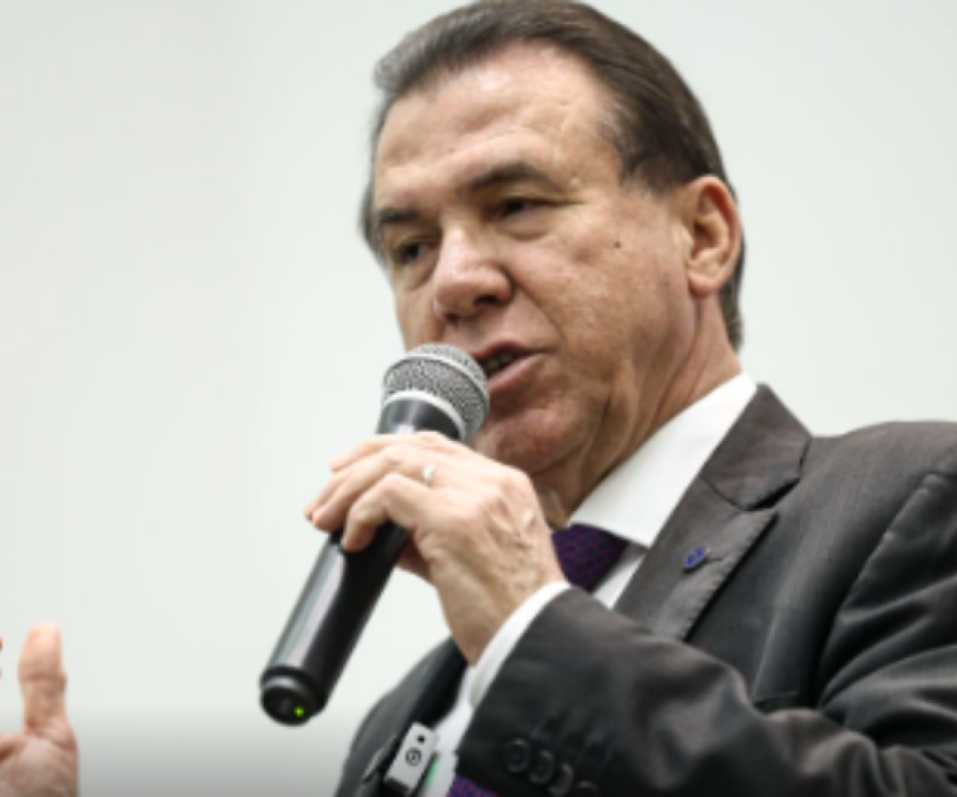 Juro alto preocupa mais que tarifaço, diz Luiz Marinho