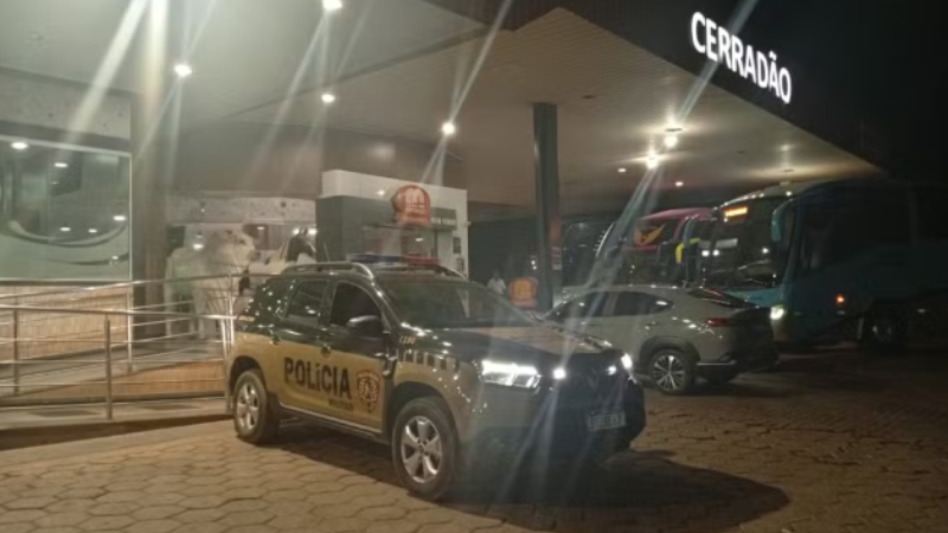 Mulher salta de carro em posto e pede socorro após sequestro e estupro em Corinto (MG)