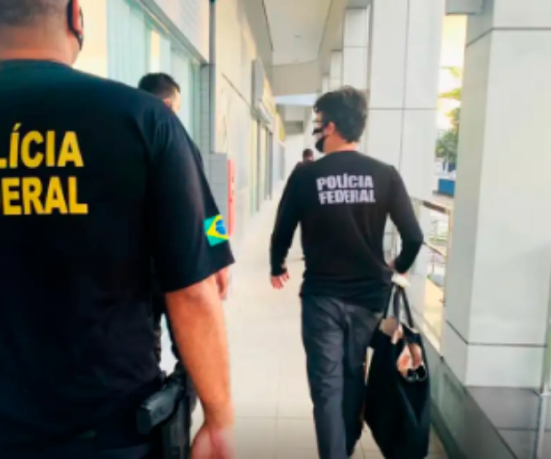 Oito pessoas continuam foragidas após megaoperação da Polícia Federal