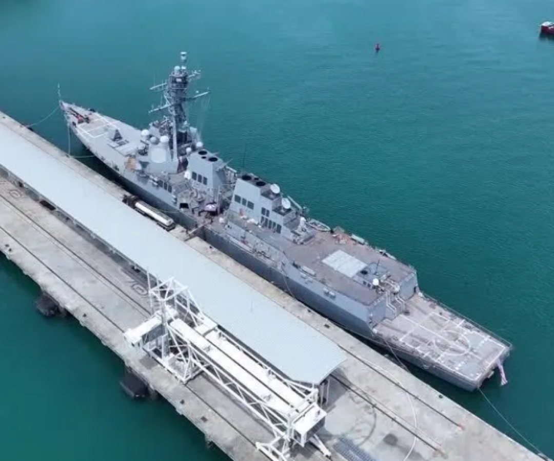 Militares dos EUA atacam embarcação suspeita de transporte de drogas ligada à Venezuela