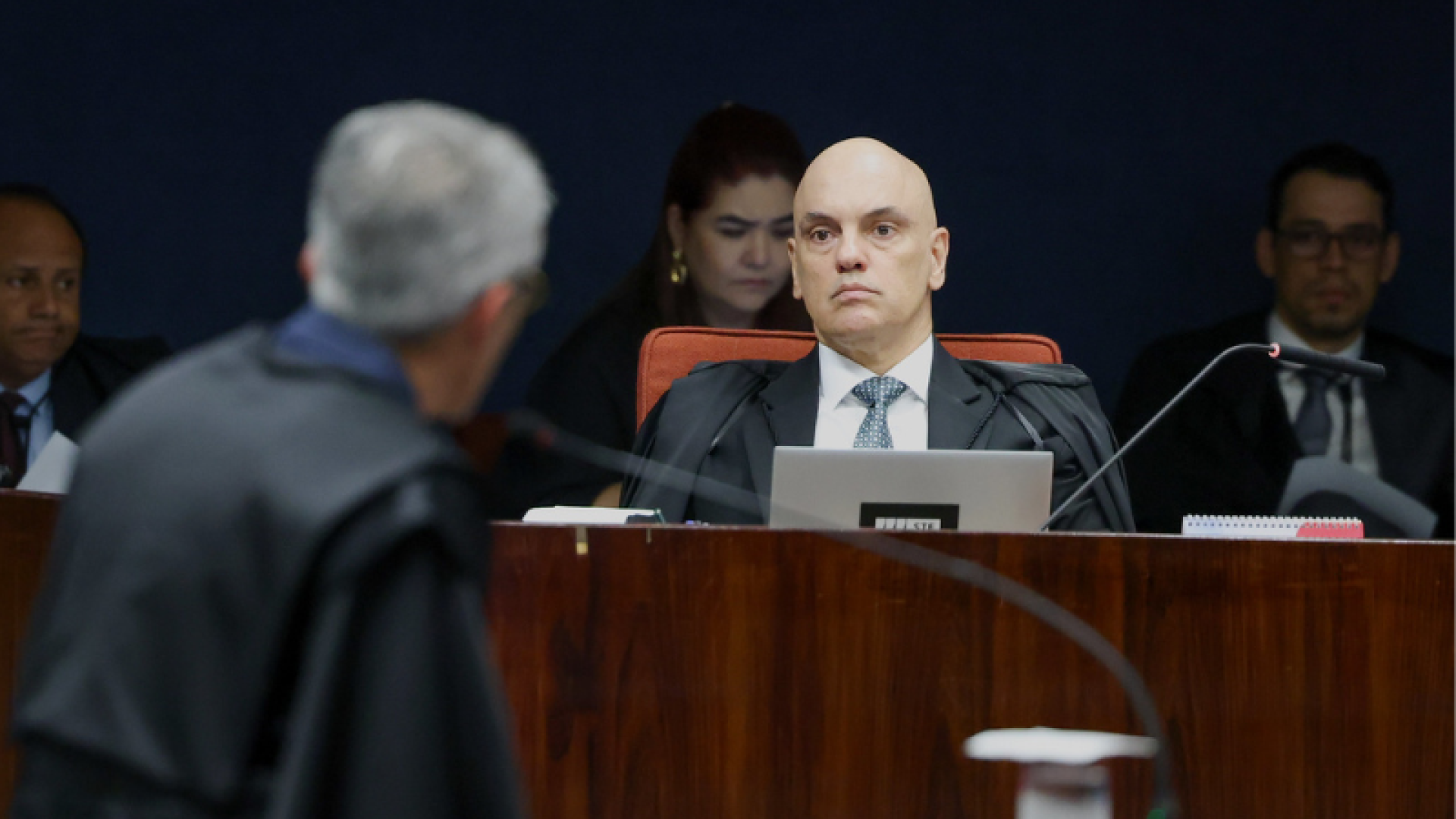 Quem são os advogados que defendem Bolsonaro e outros réus no STF?
