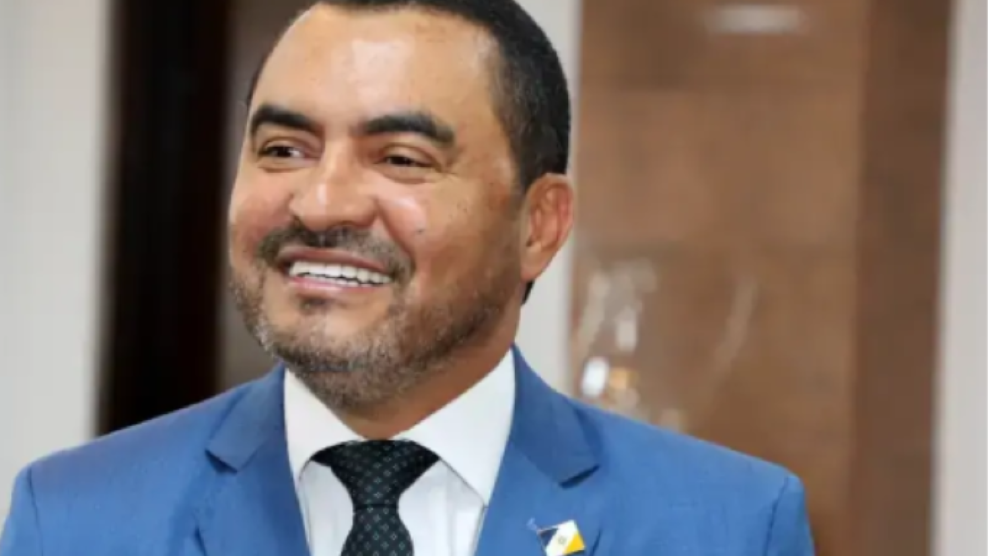 Justiça afasta governador de Tocantins por suspeita de desvio de R$ 73 milhões durante pandemia