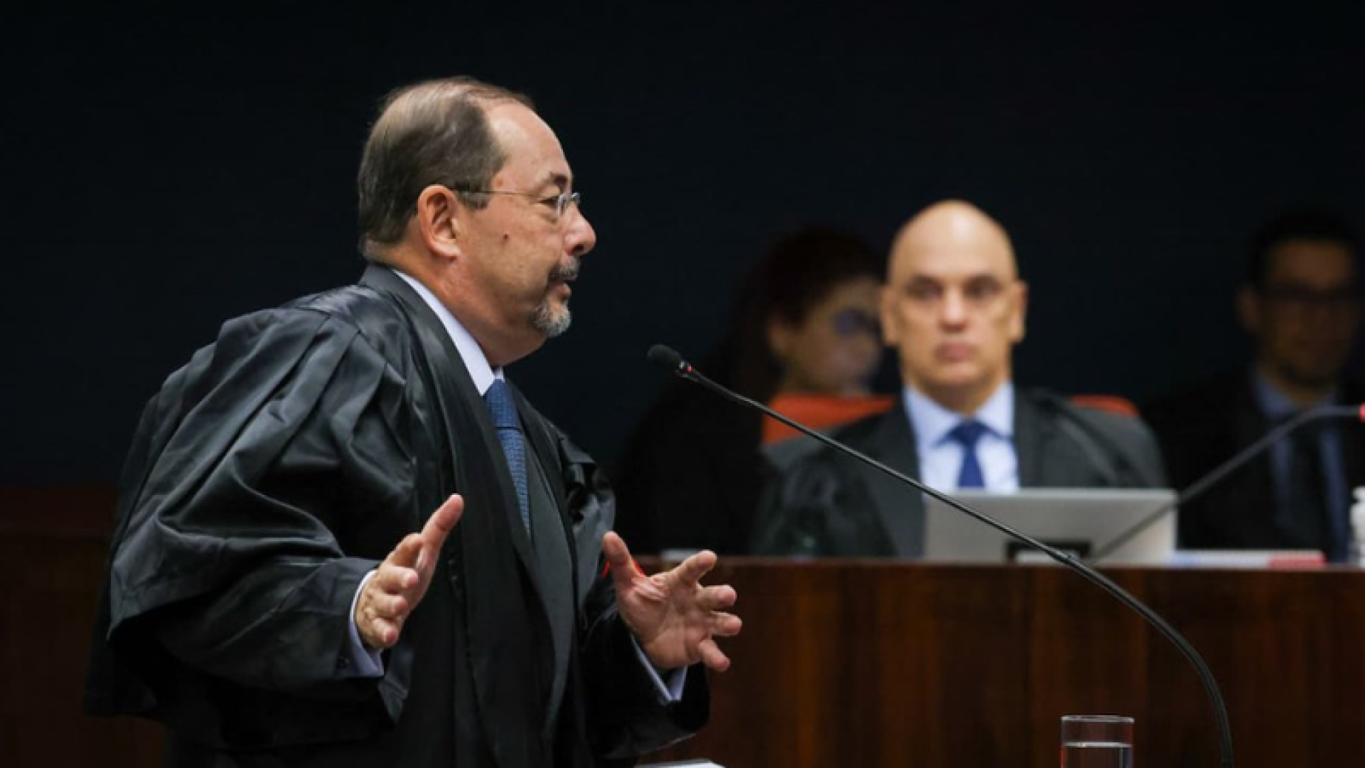 Defesa afirma que não há provas contra Bolsonaro e pede anulação de delação de Mauro Cid