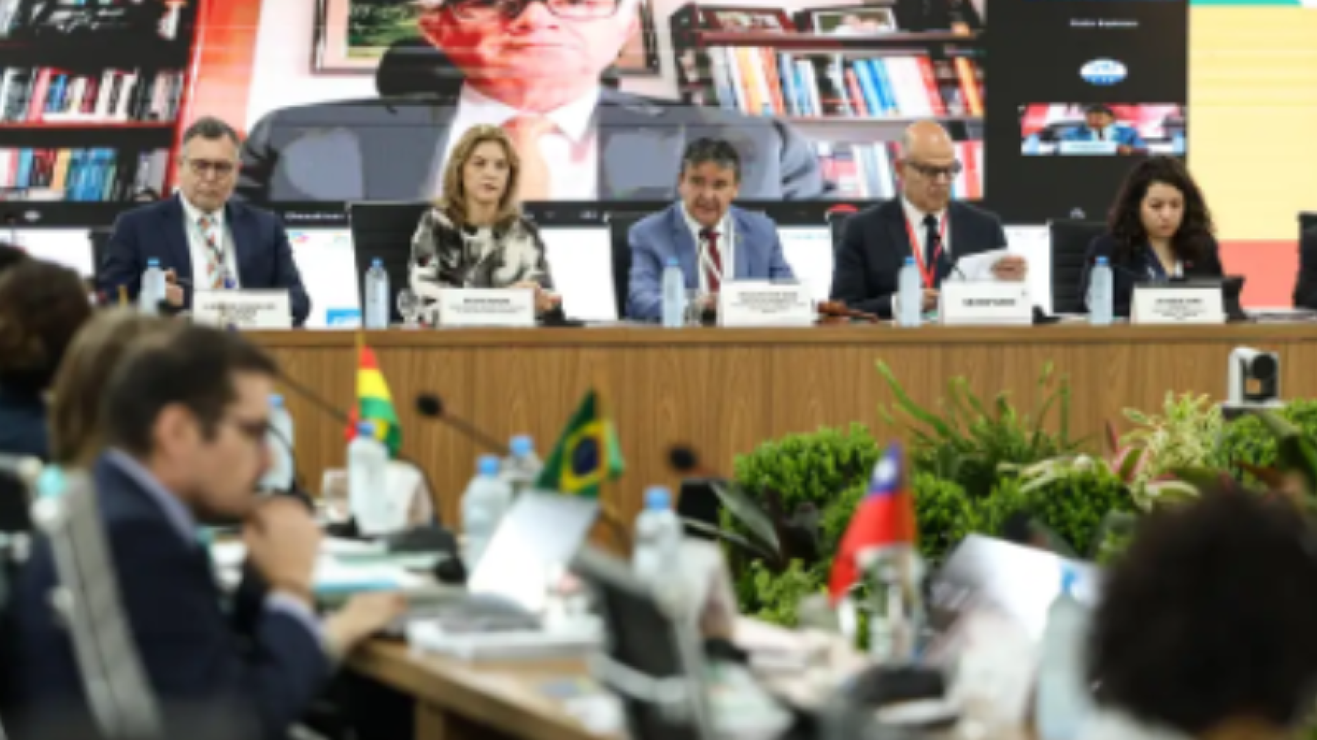 Conferência debate investimentos para erradicar a pobreza