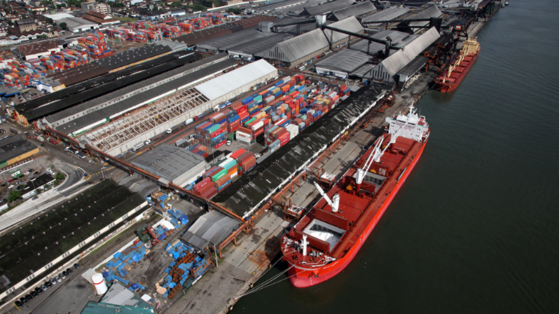 Porto de Santos sobe seis posições em ranking global e supera média mundial de crescimento