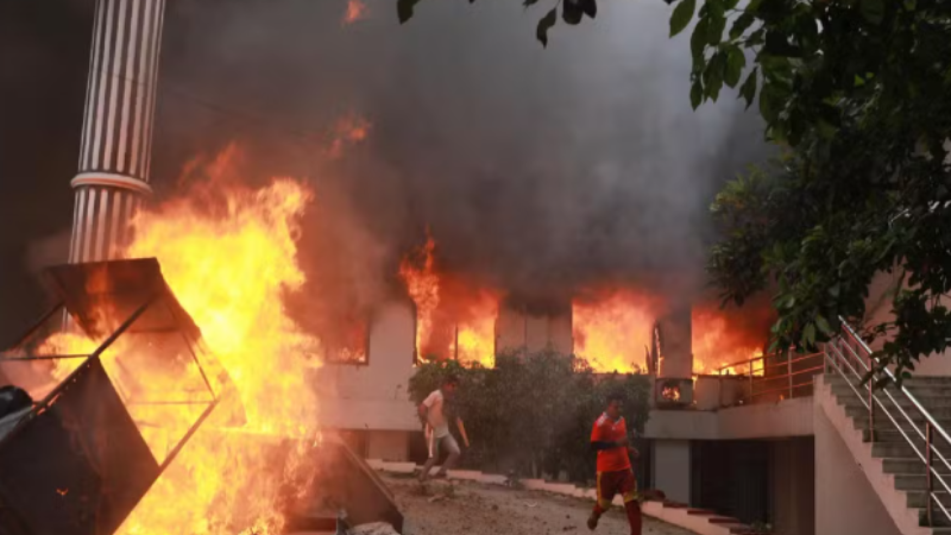 Premiê do Nepal renuncia em meio a protestos violentos contra bloqueio de redes sociais