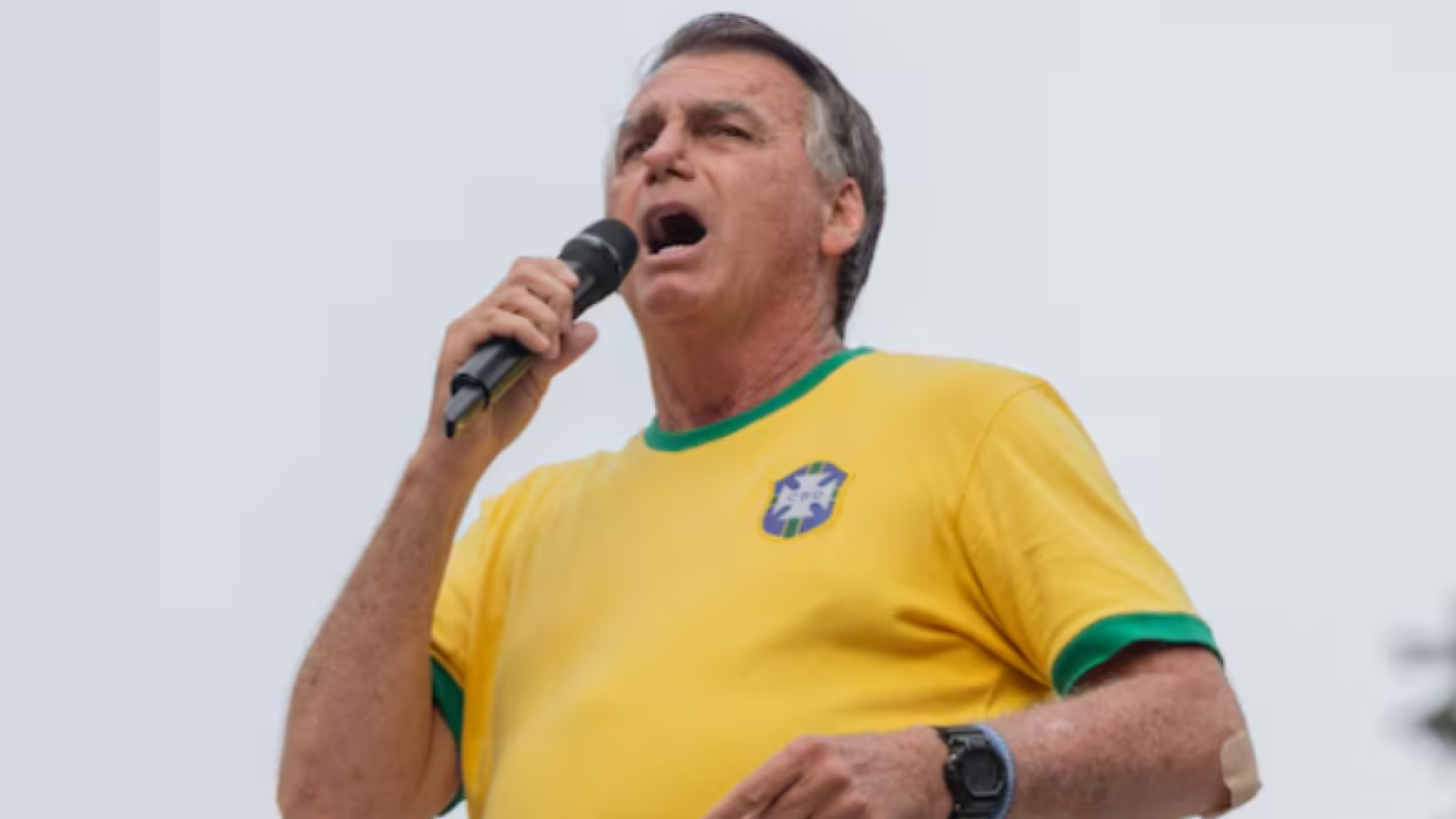 Moraes autoriza ida de Bolsonaro a hospital para procedimento na pele