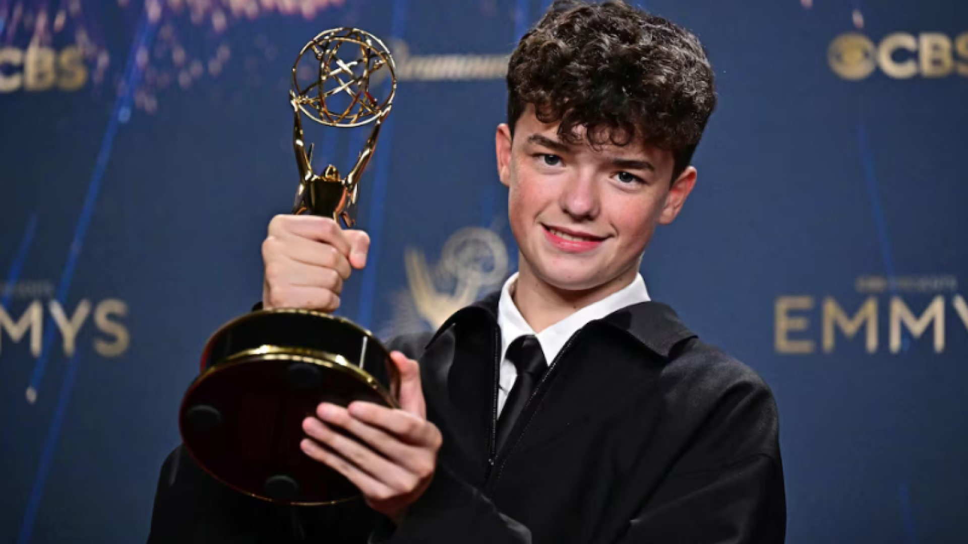 Emmy 2025 consagra “The Pitt”, “O Estúdio” e “Adolescência”; veja onde assistir