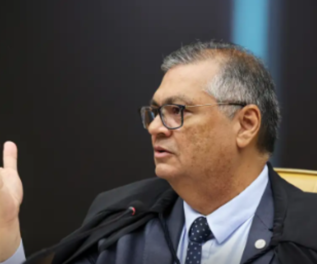 Dino suspende repasses de "emendas Pix" a nove municípios