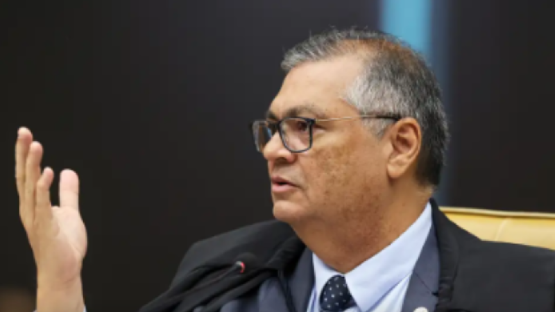 Dino suspende repasses de "emendas Pix" a nove municípios