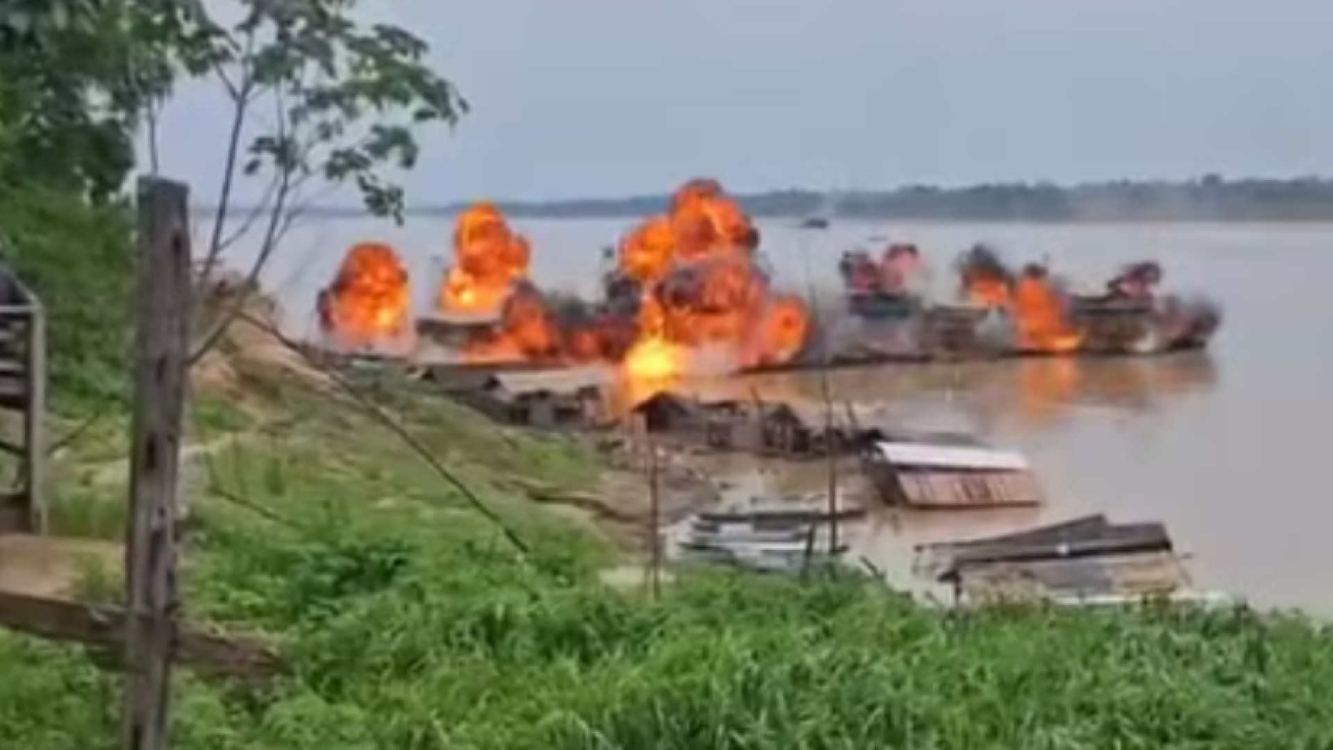Vídeo mostra destruição de dragas de garimpo ilegal no Amazonas
